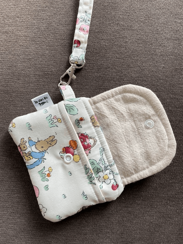 Dual slots coin/card pouch with handle (กระเป๋าใส่เหรียญ/บัตร 2 ช่อง เเบบมีที่จับ)