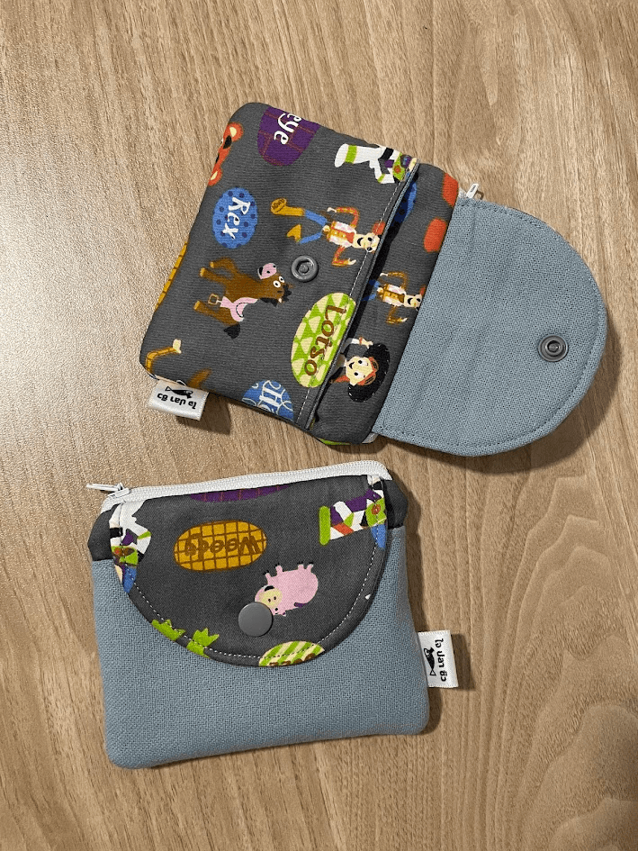 Dual slots coin/card pouch (กระเป๋าใส่เหรียญ/บัตร 2 ช่อง)